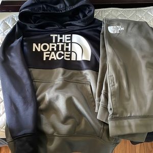 The Northface Sweatsuit Boys Size M 10/12 GUC